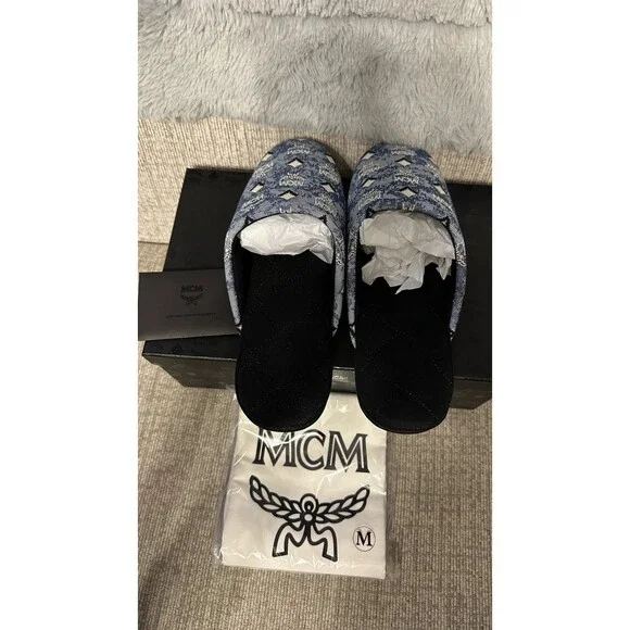 NEW IN BOX MCM VINTAGE SIGNATURE MONOGRAM PRINT SLIPPERS $285 Size M - Picture 1 of 5